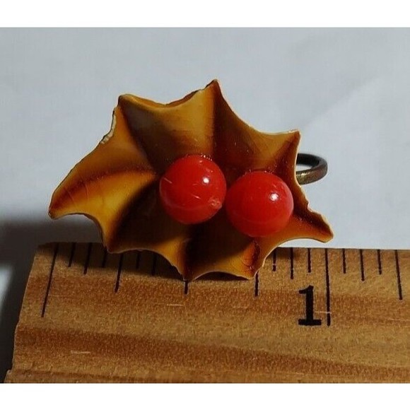 Vintage 50s/60s Christmas Holly Red Berry Leaves Enamel Screw-Back Earrings - Picture 4 of 6